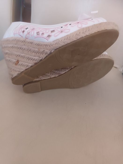Buty r.39 na koturnie