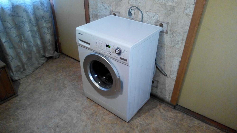 Стиральная машина Samsung WF 6520S4V с Ag+ Сделано в Корее. Месяц на проверку