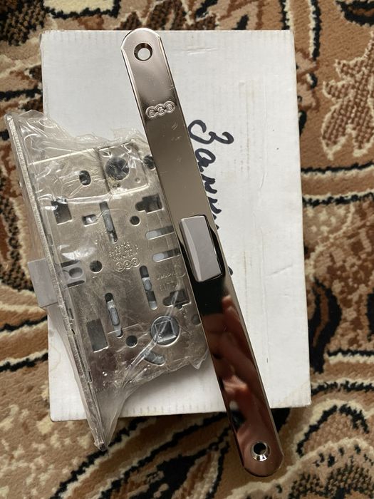 Замок міжкімнатний AGB Mediana Evolution WC нікель(полірований хром)