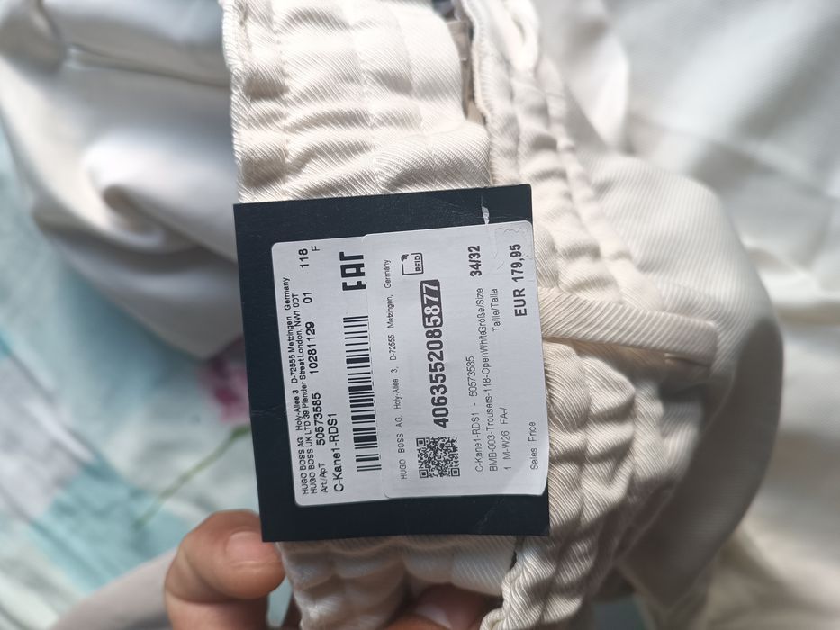 Calça marca Hugo Boss