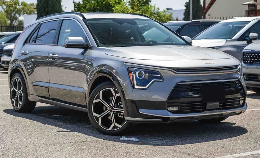 Kia Niro EX Hybrid      2023