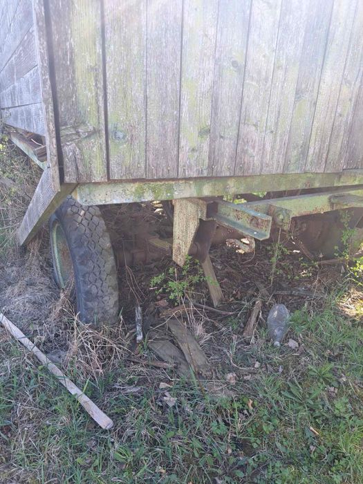 Причіп-платформа (шасі для контейнера, мобільної лазні, будинку)