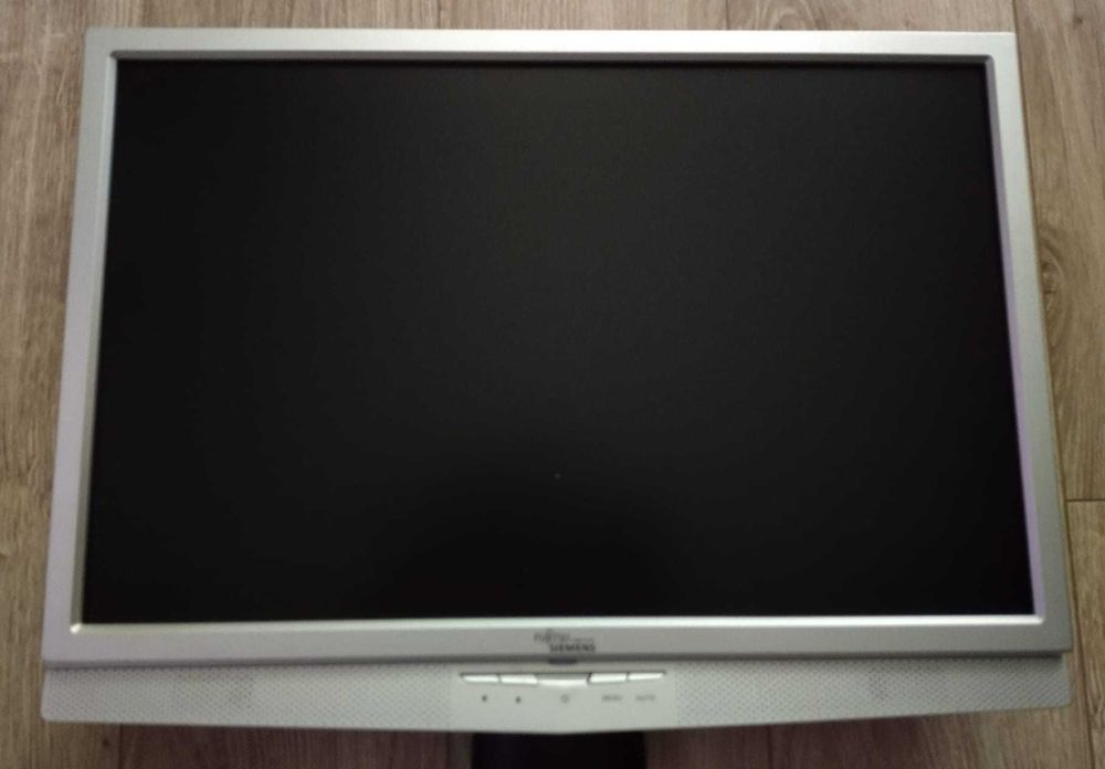 Monitor 19 cali Fujitsu Siemens