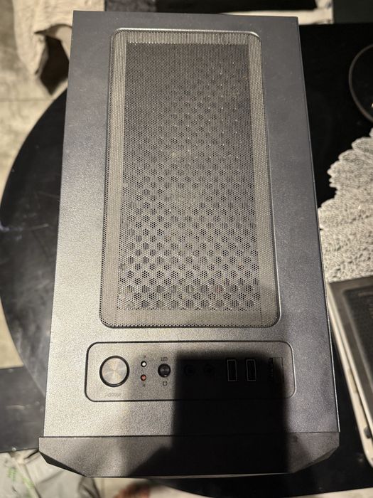 Komputer stacjonary do gier, nauki