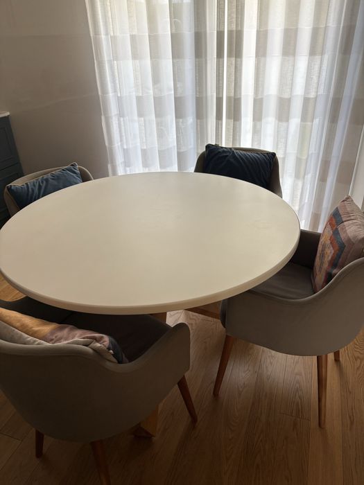 Conjunto mesa cozinha e 4 cadeiras
