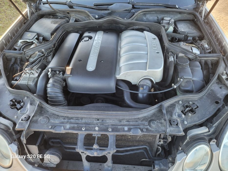 Mercedes-Benz E211