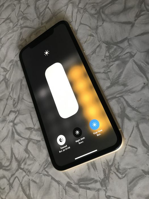 Срочно Iphone XR 64