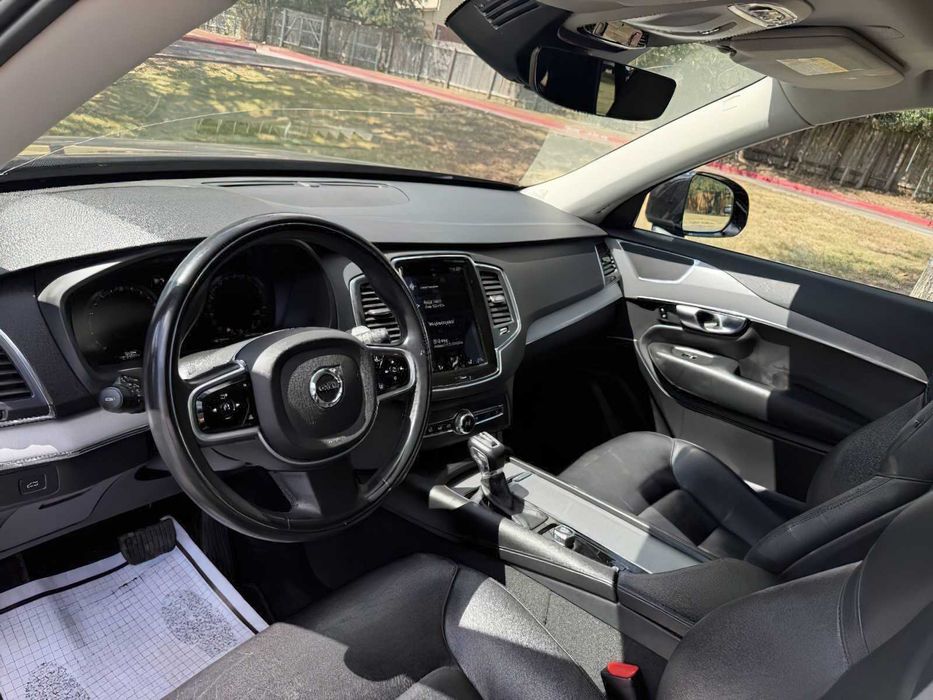 Volvo XC90 B5      2022