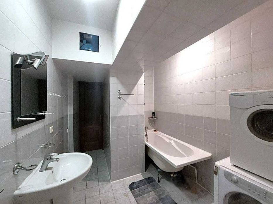 Екатерининская пл.: сдам просторную 2к квартиру в историческом центре!