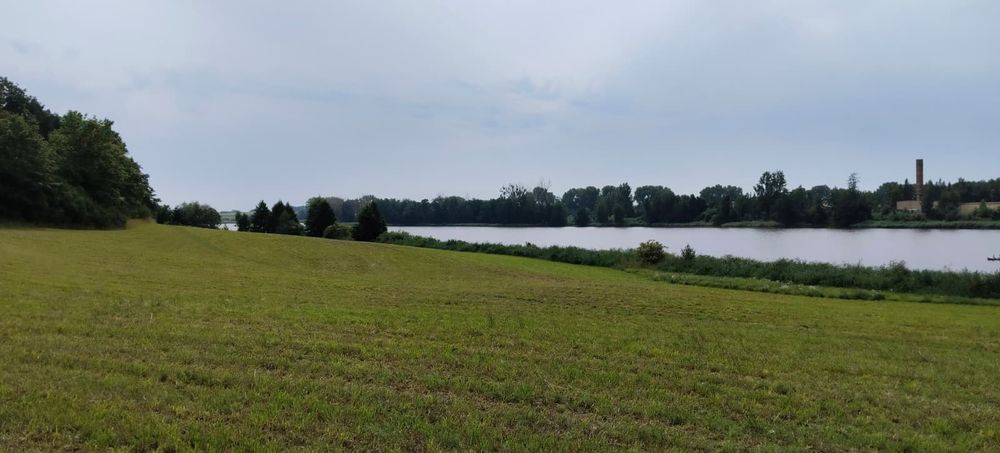 Działka nad jeziorem