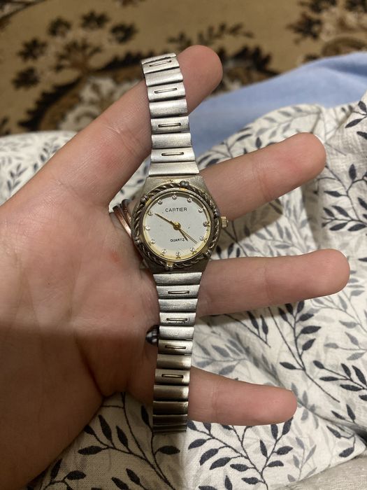 Продам женские часы Cartier