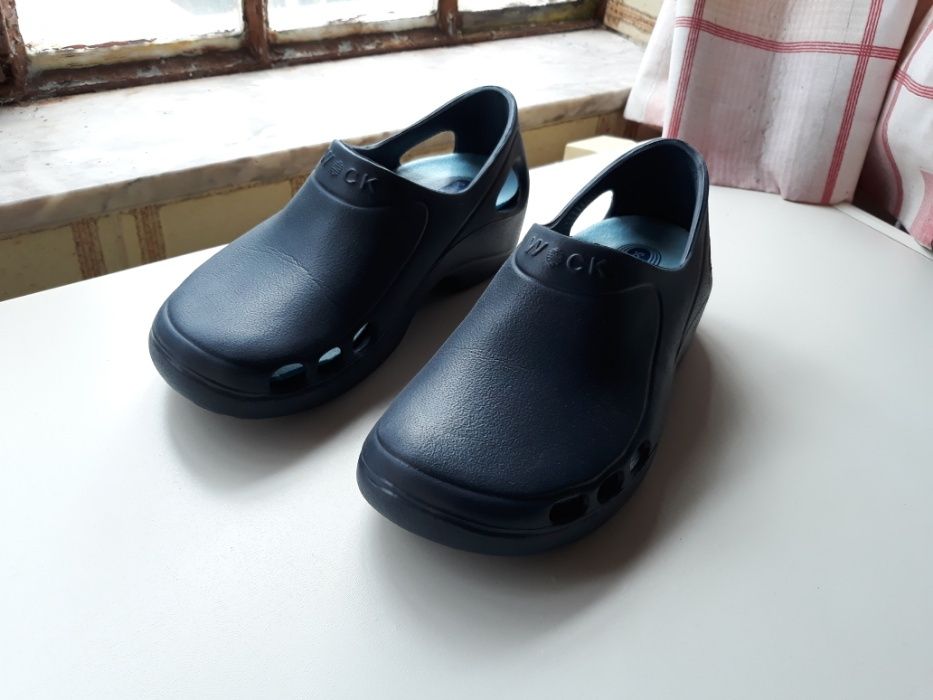 Venda de sapatos ortopédicos crocs