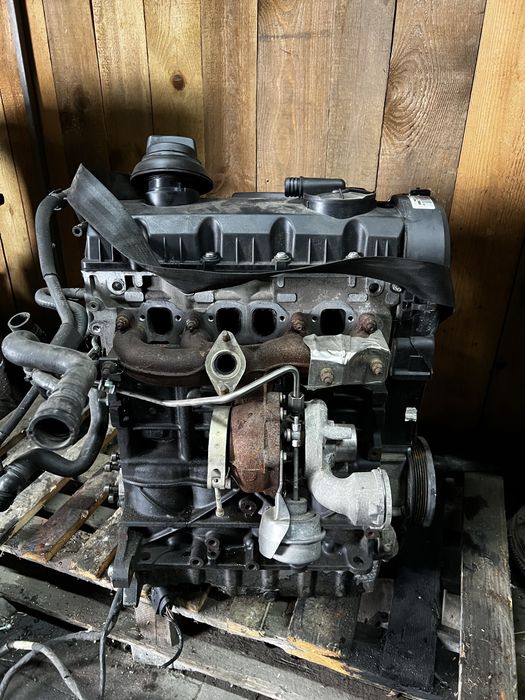 Мотор 1.9 BKC BLS двигун Passat Golf Touran 1.9 двигатель Гольф Пасат