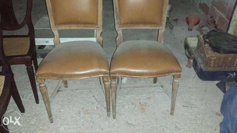 Vendo conjunto de cadeiras vintage, de palhinha e almofadadas.
