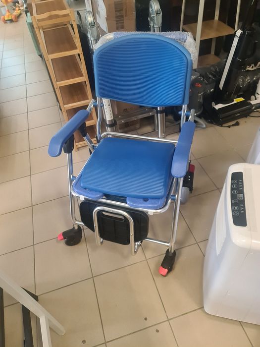 Krzesło prysznicowe z toaletką 3w1
