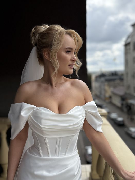 Весільна сукня (вечірня сукня)