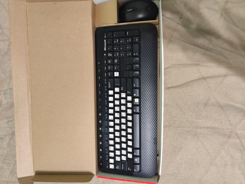 Продам клавіатуру і мишу на деталі