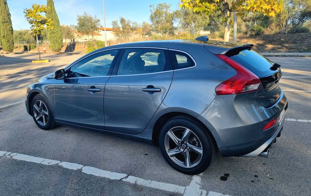 Volvo V40 D4 R-Design (190 cv) — photo 3