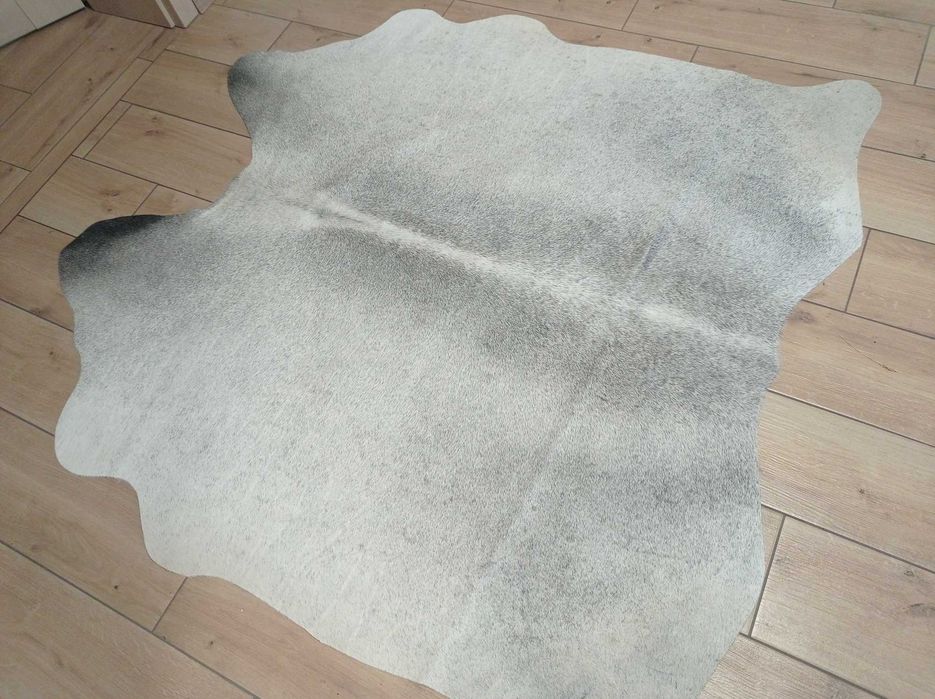 Skóra Krowia Naturalna 145x140 cm – Szara, Unikat