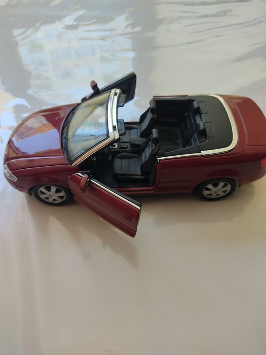 Колекційні моделі автомобілів 2/24