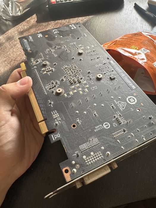 Placa gráfica 1050 ti usada, ainda funcional em bom estado