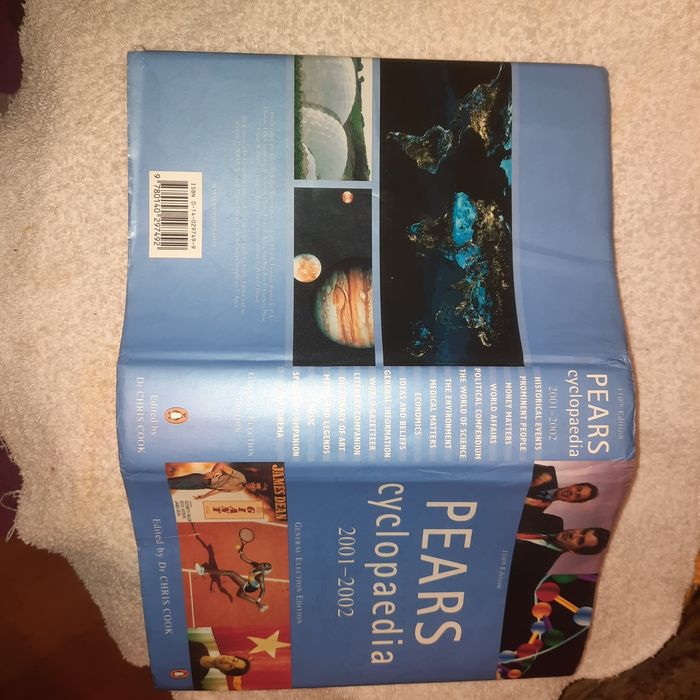 Книга на английском языке pears cyclopaedia 2001-2002
