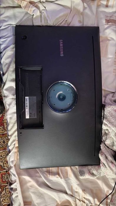 Монітор 26.9 Samsung QLED Curved (LC27HG70QQIXCI) HDR - 144 Гц - 1440p