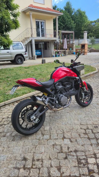 Ducati monster 937