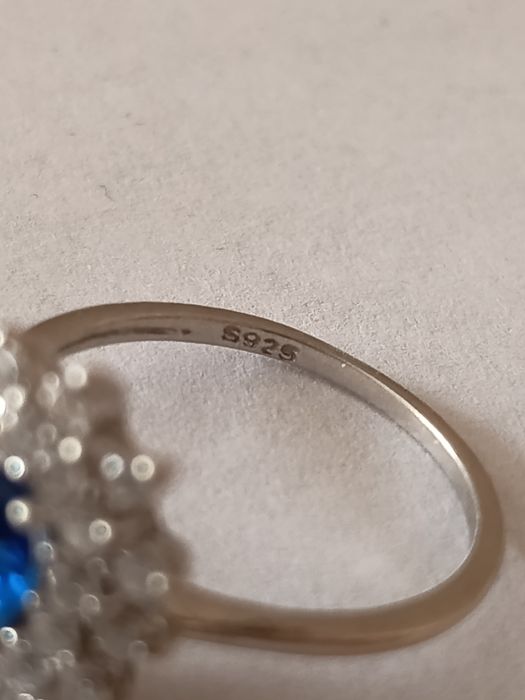 Pierścionek srebrny pr 925
