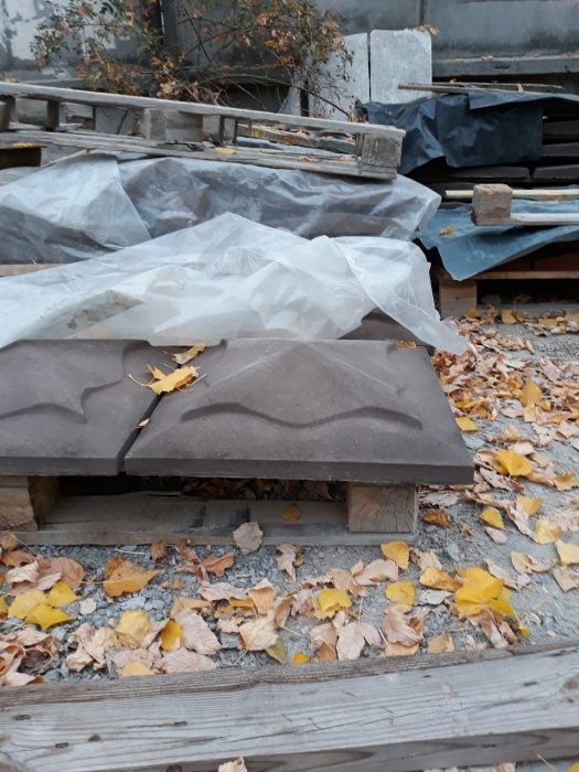 Парапеты на забор, плити на огорожу, плити на стовпчик