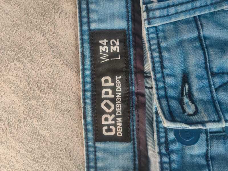 #522 Spodnie męskie marki Cropp