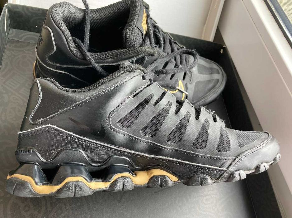 NIKE REAX rozm. 38,5 Czarne, złote,
