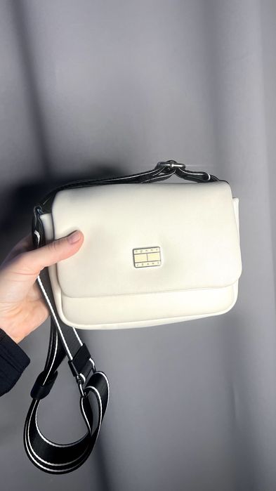 сумочка Tommy Jeans