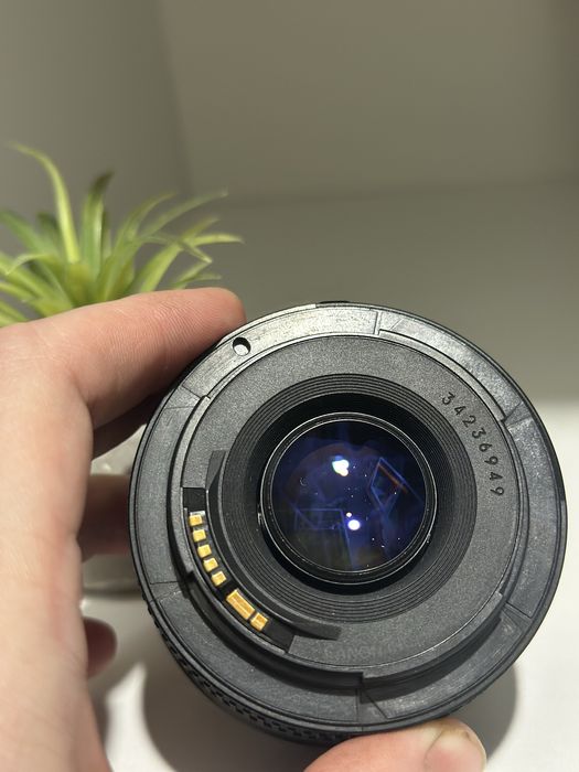 об'єктив Canon EF 50mm f/1.8