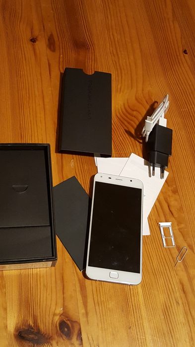 Smartfon Umi touch srebrny idealny