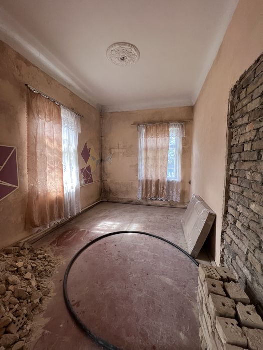 Боярка фасад вул.Молодіжна  продаж ділянки з частиною будинку