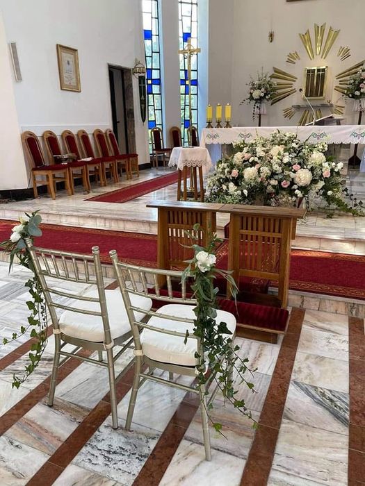 Dekoracja kwiatowa kościoła / dekoracja ślubna