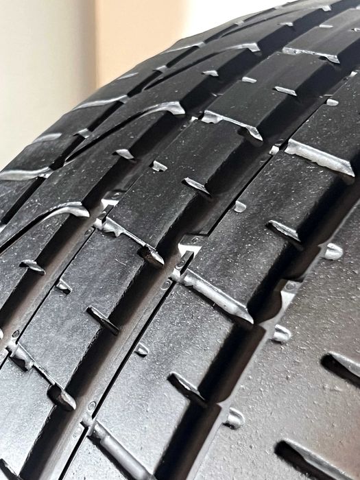 Pneus Pirelli Pzero - 265/40/21 - Como NOVOS
