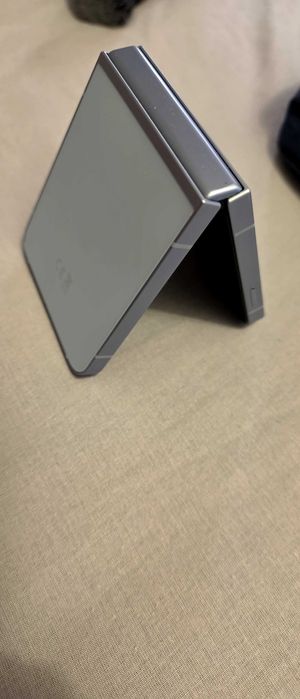 Telemóvel SAMSUNG FLIP6