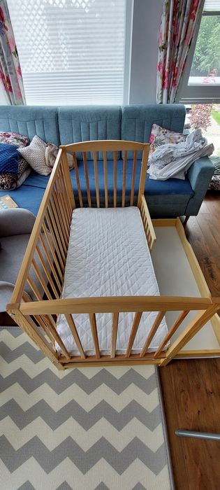 Łóżeczko dziecięce drewniane 120x60 z szufladą  + materac gratis