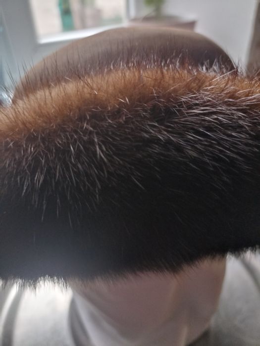 Зимняя женская шляпка