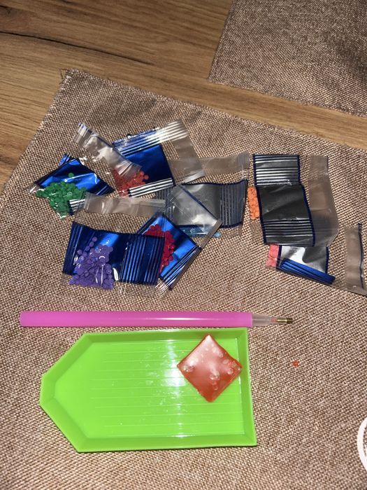 Залишки з мозаїки кристалами