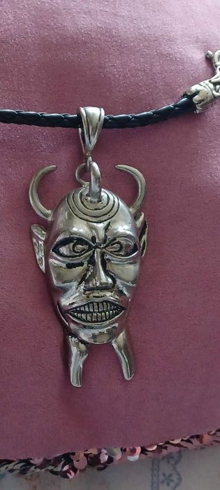 Męski Naszyjnik Maska Diabeł Demon 9,5x4cm Pleciony Czarny Rzemyk Rock Gotyk