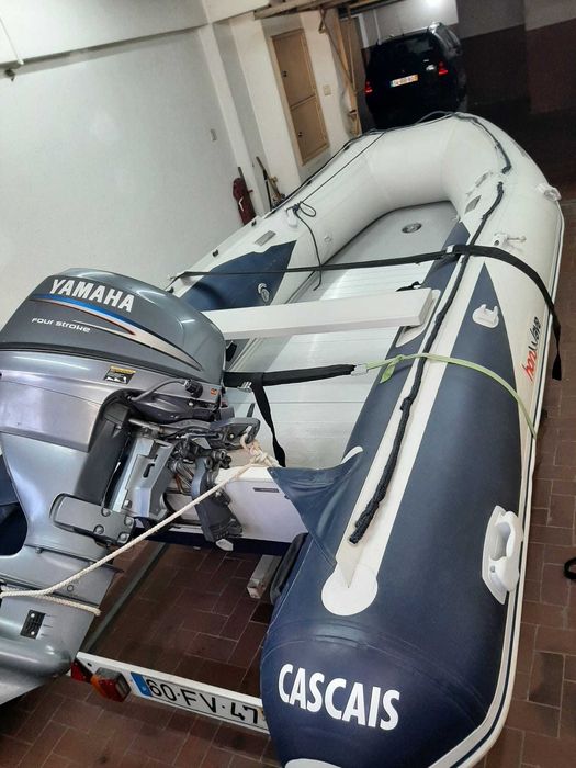 Barco Semi-rigido "COMO NOVO" Honwave T40 AE2 c/ Atrelado e motor Yamaha de 25Hp a gasolina