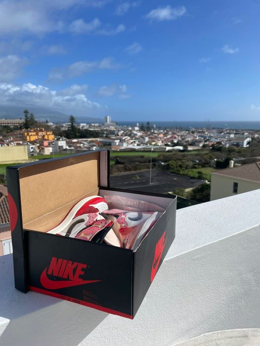 Air Jordan 1 High OG 'Spider-Man A cross The Spider-Verse'