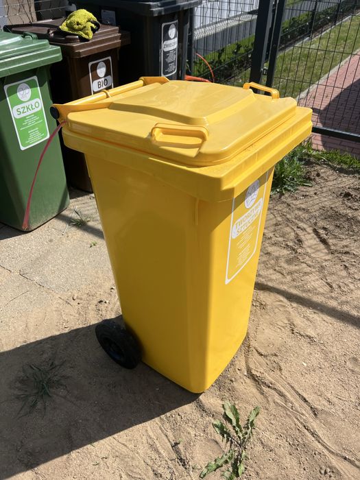 Pojemnik kosz na smieci odpady 120 l zolty plastik