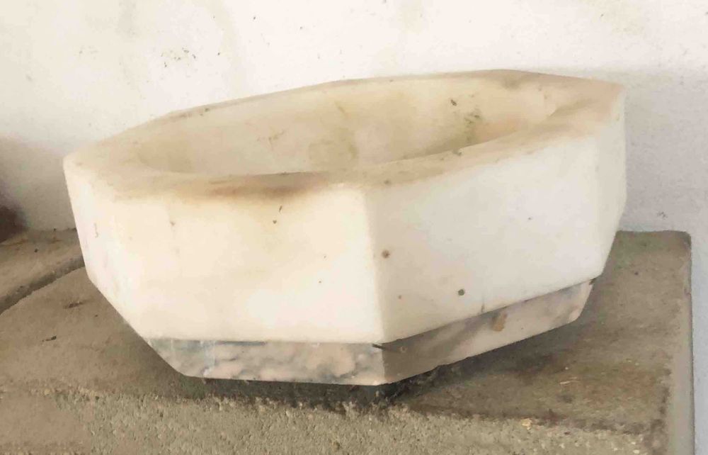 Base em pedra octogonal -