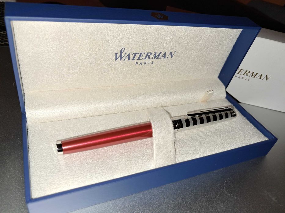 Pióro kulkowe Waterman
Hemisphere Deluxe Marine Red