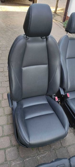 Mazda cx-30 komplet siedzeń skórzanych