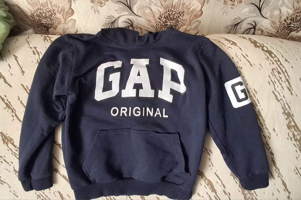 Светр, лонгслів у доброму стані